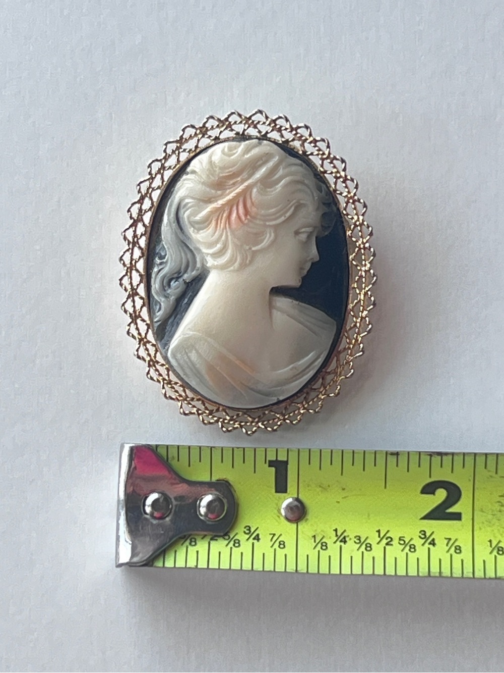 Vintage Cameo Left Facing Brooch and Pendant with Gold Tone Filigree Open Work - Picture 5 of 5